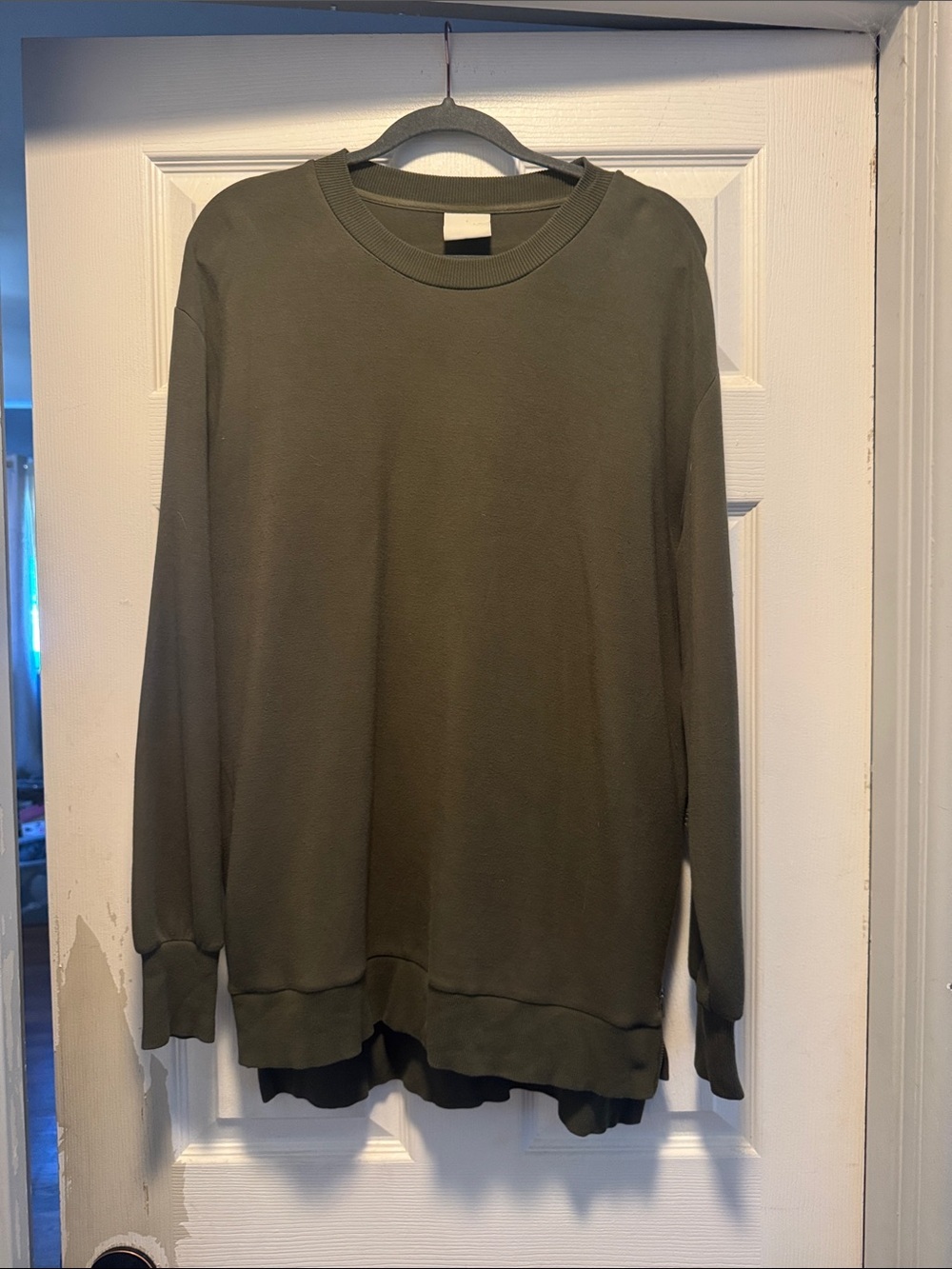 Varley Olive Green Crewneck Sweater